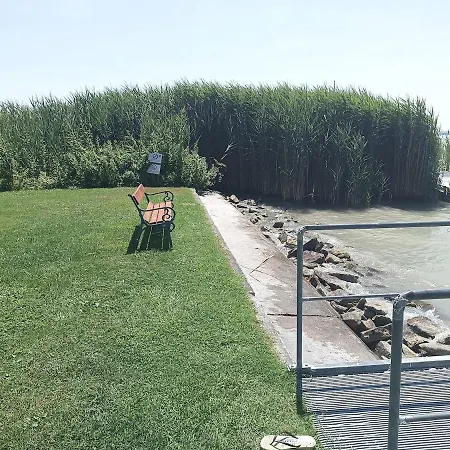 Waterfront Apartman