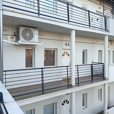 Waterfront Apartman *