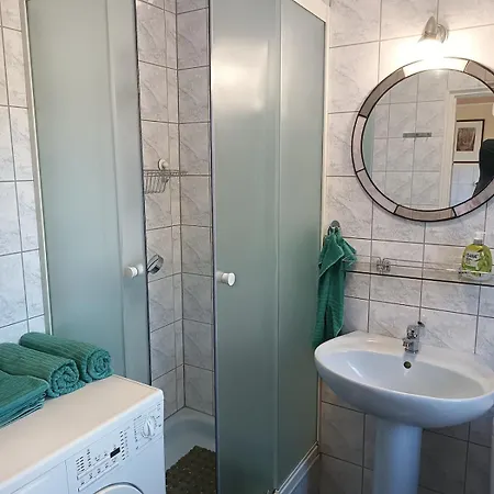 Waterfront Apartman *